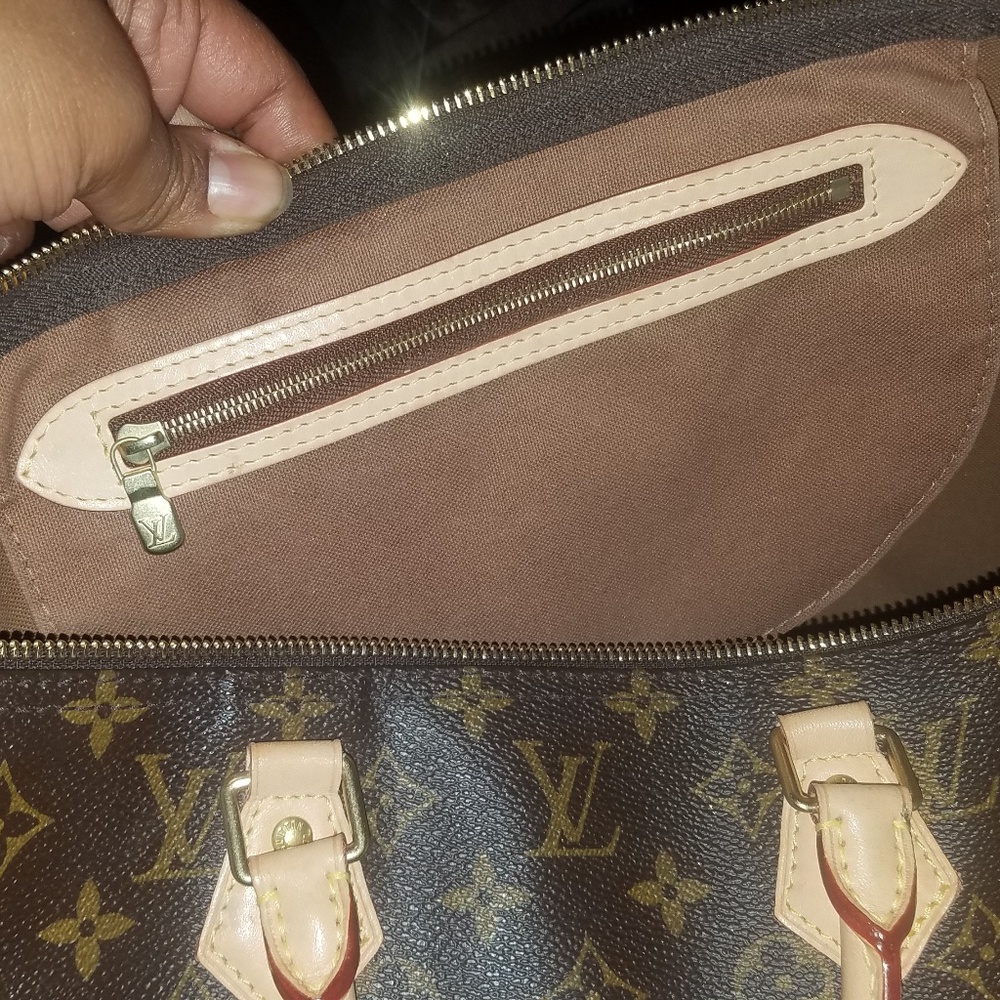 LV Speedy 40 (Authentic) - Picture 3 of 8